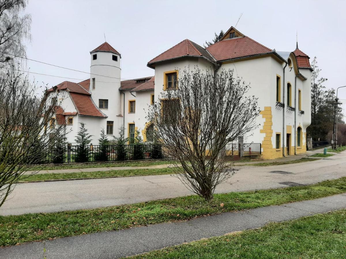 Meller-kastély Villa Csurgo Exterior foto